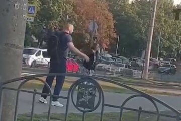 У Харкові чоловік без одягу кидався на перехожих, відео: "напав на хлопця і..."