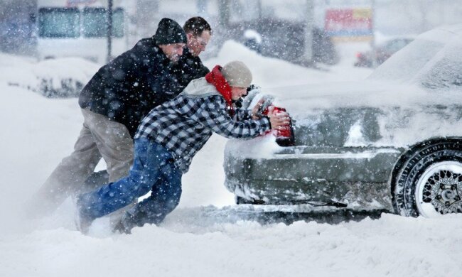 esli_vasha_mashina_zastryala_v_snegu