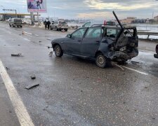 Супруги попали в аварию на Объездной дороге в Одессе, авто отбросило на встречку: кадры масштабного ДТП