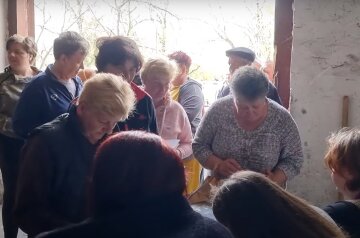Гуманітарна допомога для пенсіонерів та ВПО у Харківській області