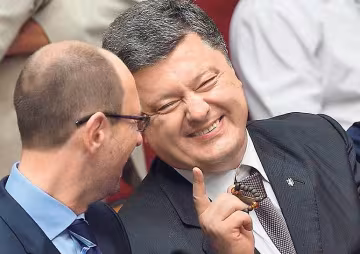 Штрафи і абонплати: Порошенко підписав закон, який вдарить по кожному