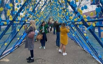 "Великодній коридор життя": у Львові створили дивовижну святкову інсталяцію, фото