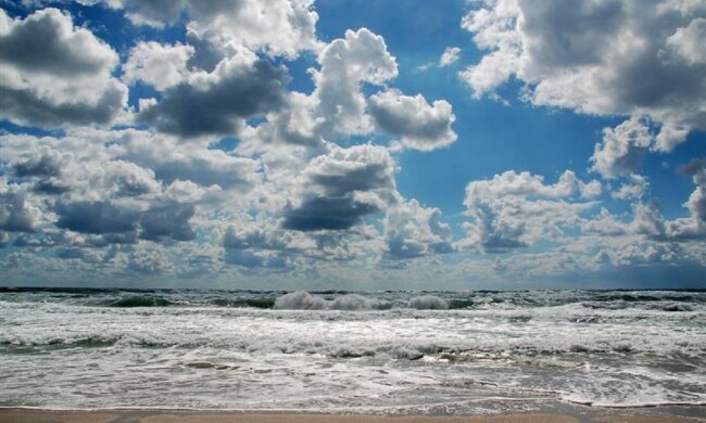 облака и море