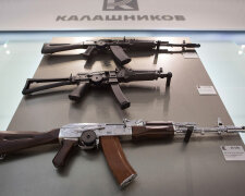 В московском аэропорту свободно продают АК-47 (фото)
