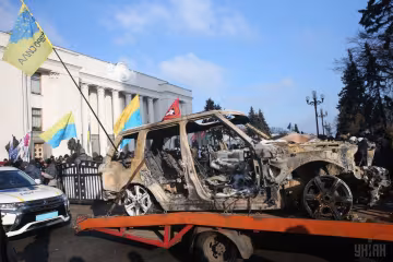 Осторожно, за рулем слуги народа: почему надо штрафовать не евробляхеров