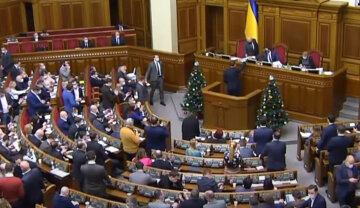 "А вы и дальше платите налоги": украинцам показали во сколько им обходится содержание "бездомных" депутатов
