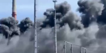В россии вспыхнула электростанция, черный дым до небес: "Пожар произошел после..."