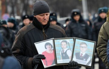 У Кемерові чиновники знущаються над убитими горем родичами загиблих: Ви піаритеся!