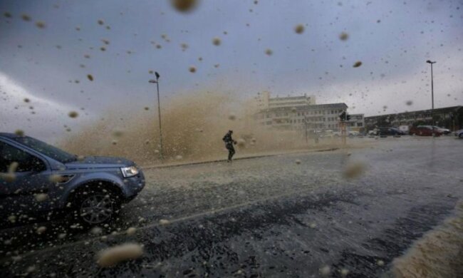 Погода змусить дніпрян страждати, небезпечний циклон знесе все на своєму шляху: "увечері почнеться..."