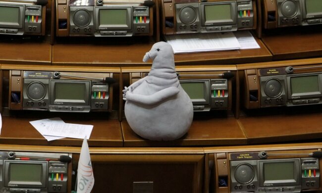 Каста неприкосновенных: когда депутаты откажутся от иммунитета