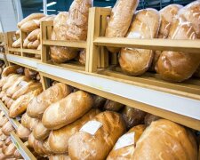 "Це просто біодобавка": у харківському хлібі знайшли огидний інгредієнт, фото