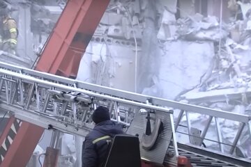 Вражеская ракета разрушила дом известного артиста, супруга обратилась к украинцам: "Верю, что..."