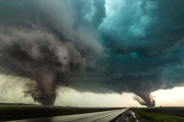 ураганы, смерчи