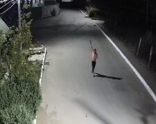 Мужчина с оружием открыл огонь под Одессой, полиция бездействует: появилось видео