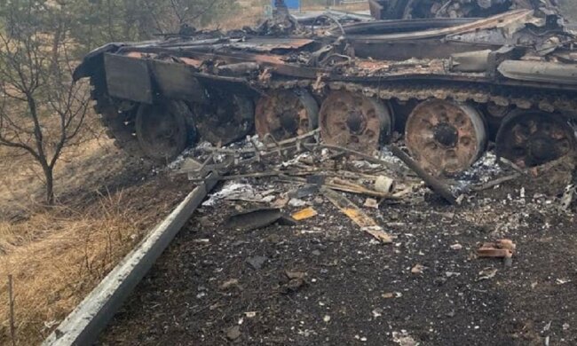 "Покрошили врага": ВСУ показали уничтоженную технику оккупантов недалеко от Киева