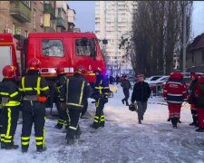 Киев атакован, появились кадры и подробности последствий: "Много скорых и спасателей"
