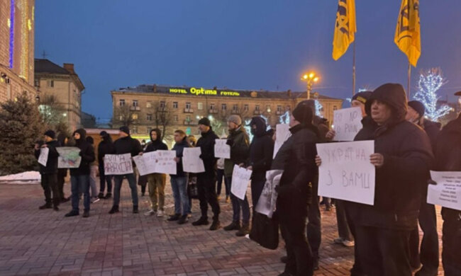 Представители Нацкорпуса провели акцию в поддержку жителей Казахстана