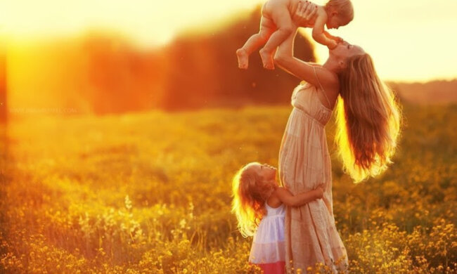 В Україні готують революцію: «матусь змусять побігати і розщедритися»