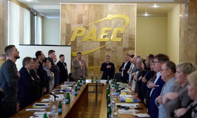 Пільги та забруднені землі: важлива зустріч у Вараші за участі народних депутатів, екоінспекторів та громади