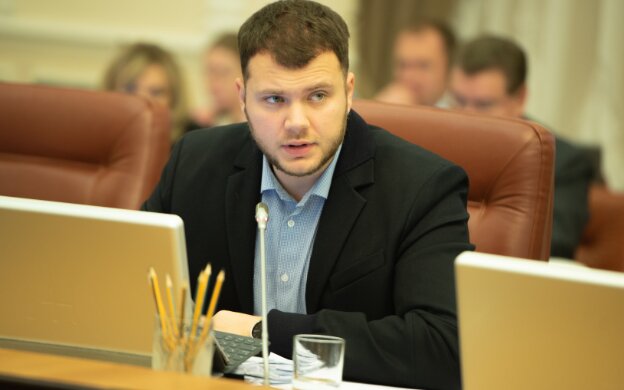 На засіданні фракції «Слуги народу» Криклій нарвався на прямі звинувачення в корупції – Дубінський