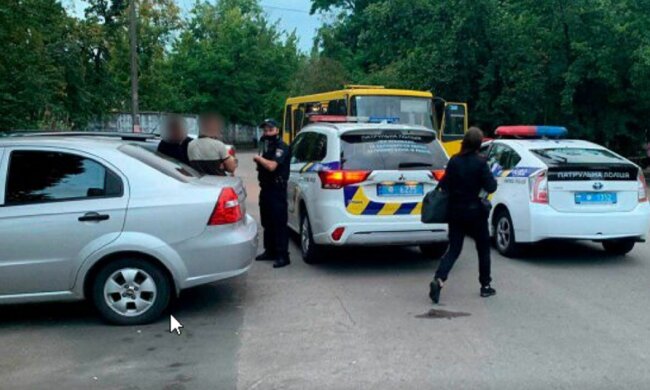 В Одесі поліцейський викрав чуже авто: "замінив номери і ..."
