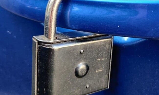 Дніпрян попередили про нову схему здирництва: "вішають замок і вимагають..."