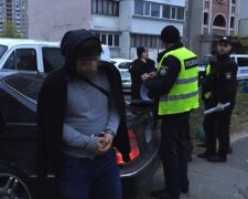 У центрі Одеси банда нальотчиків влаштувала "чистку" автомобілів: поліція повідомила деталі