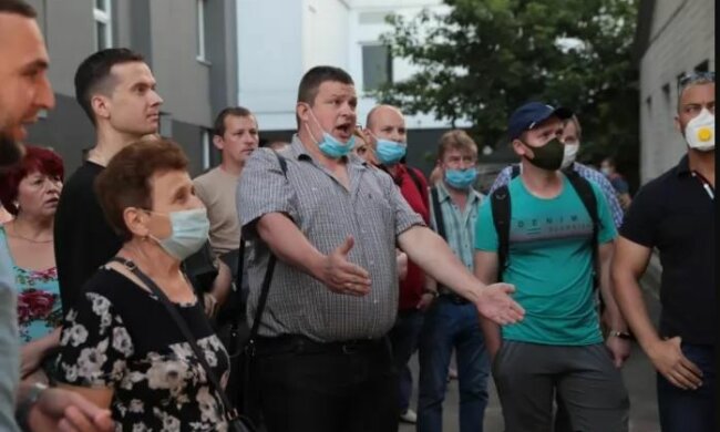 Рейдерский захват КЭВРЗ: до возвращения законного руководства сотрудники отказались заходить на завод