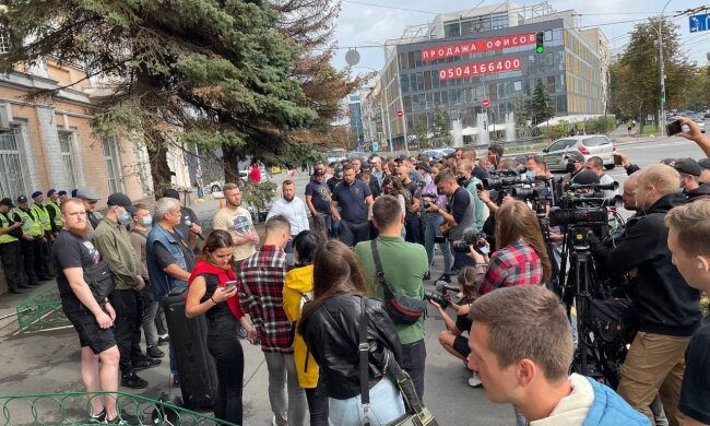 Ветеран у знак протесту порізав собі вени під управлінням поліції у Києві
