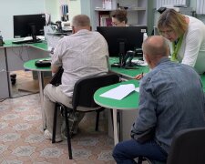 Денежная помощь для пенсионеров в Днепропетровской области