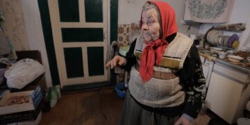 Пенсіонерка Марія Степанівна стала справжньою героїнею, врятувавши не одне життя, відео: "Будинок став форпостом"