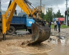 Техногенная авария в Одессе: парализовано движение транспорта, кадры и причина ЧП