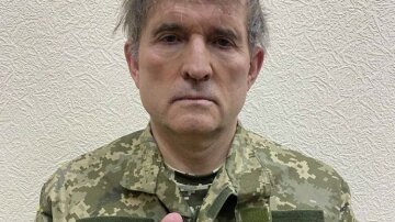 "С ковровой дорожкой не встречали": где сейчас Медведчук, которого обменяли на защитников "Азовстали"