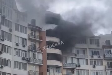 Пожежа в Одесі, з палаючої висотки виносили дітей: подробиці і кадри НП