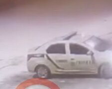 "Полицейский разворот" на служебном авто попал на камеру: видео дрифта в Киеве