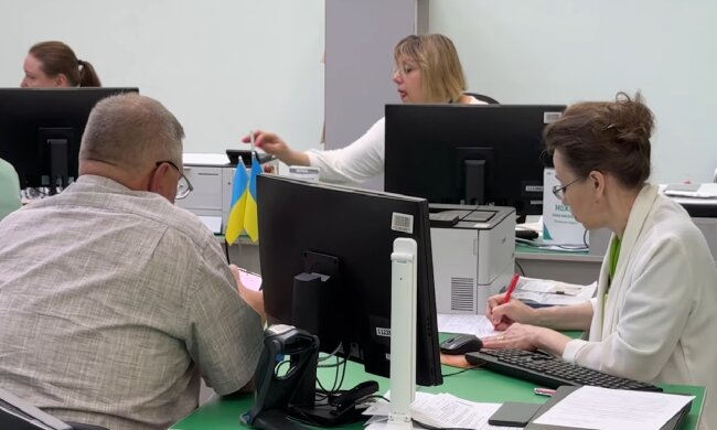 Грошова допомога для пенсіонерів у Київській області