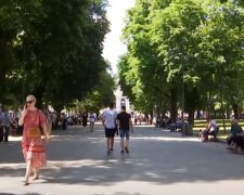 Спека та грози розірвуть Україну навпіл: синоптики видали, де буде найгірше