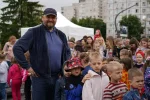 Михайло Добкін організував для маленьких харків'ян велике свято до Дня захисту дітей