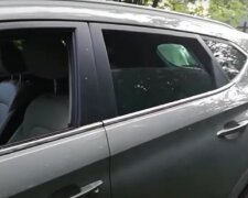 Задні вікна відчиняються в авто не до кінця