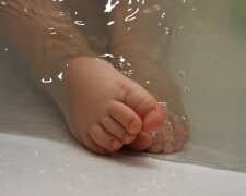 ребенок, вода, ножки