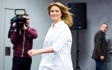 Пікантні фото Олени Кравець з "Кварталу 95" підірвали мережу: вірній подрузі Зеленського — 43