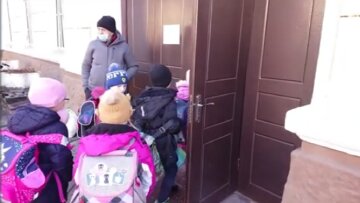 В Одессе ребенок стал жертвой преступления по дороге из школы: напали  у подъезда собственного дома