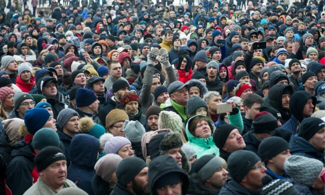 толпа люди украинцы