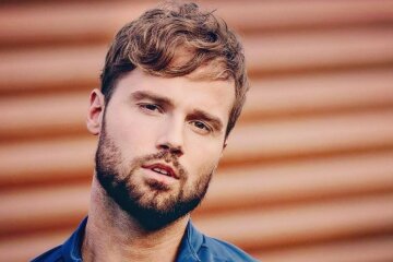 "Холостяк" Алекс Топольский