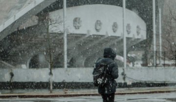 Зима нарешті завітала в Дніпро, місто накриє сніг і мороз: коли чекати негоди