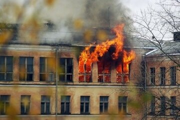Пожежа в дніпровській школі, є загиблий