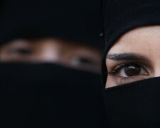 Мусульманская женщина в хиджабе