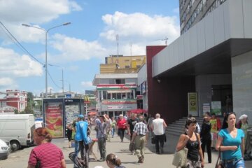 На Центральном рынке в Харькове продают гуманитраку, фото: в полиции рассказали подробности