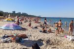 Кишечную инфекцию обнаружили на пляжах Одессы: как отреагировали отдыхающие, кадры