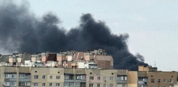 Несамовиті крики старенької розбудили весь район: кадри страшної пожежі в Харкові